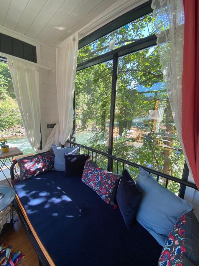 Отель Vagona Tiny House Ризе Экстерьер фото