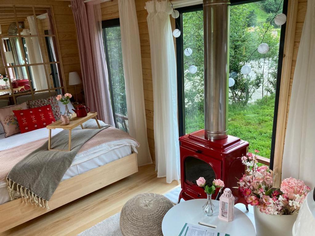Отель Vagona Tiny House Ризе Экстерьер фото